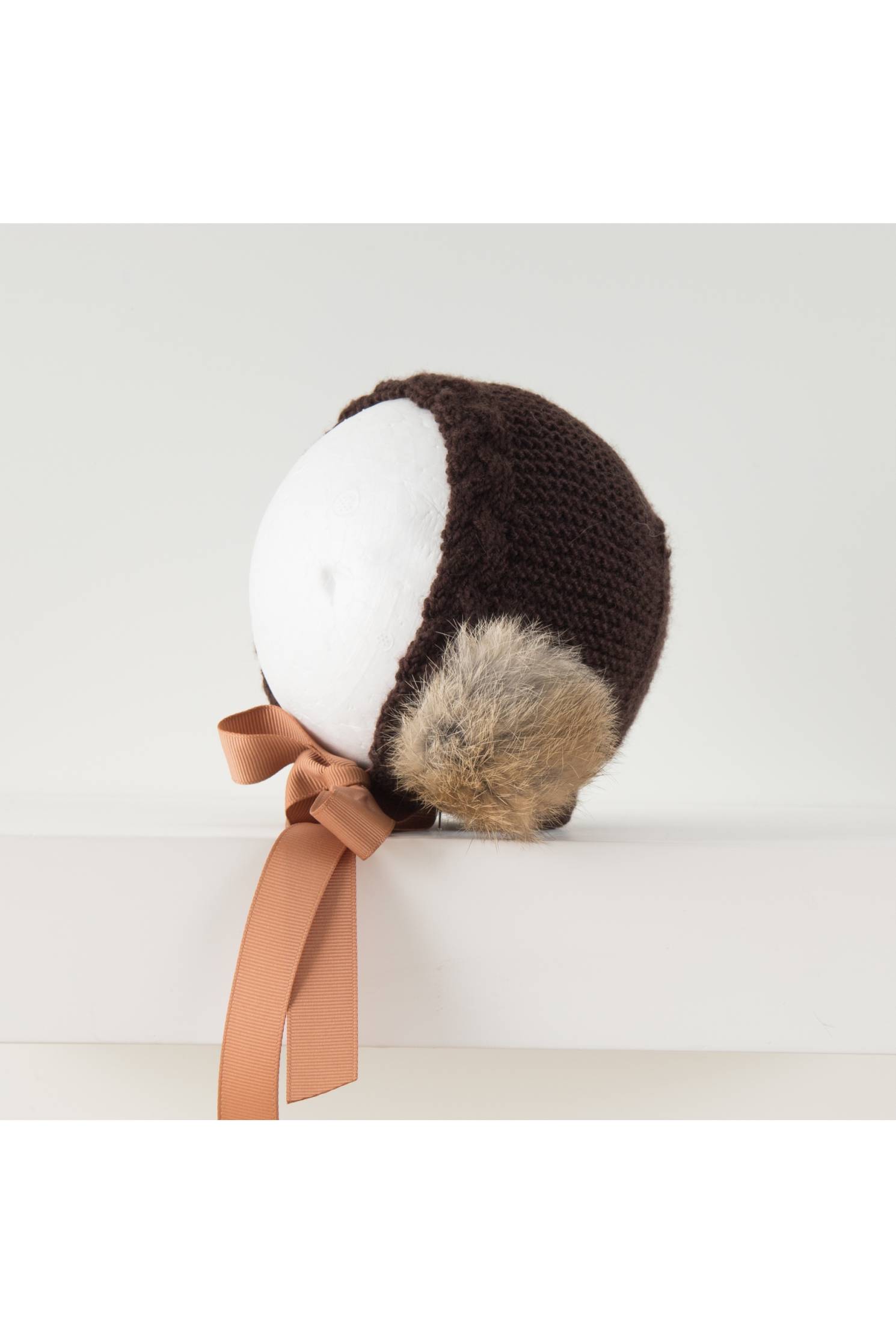 capota punto trenza merino marron pompon natural