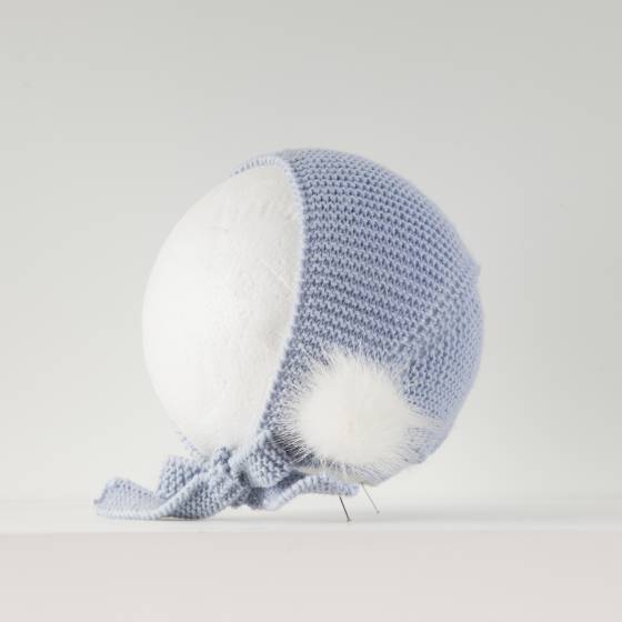 capota canastilla lazada punto merino celeste pompon vison