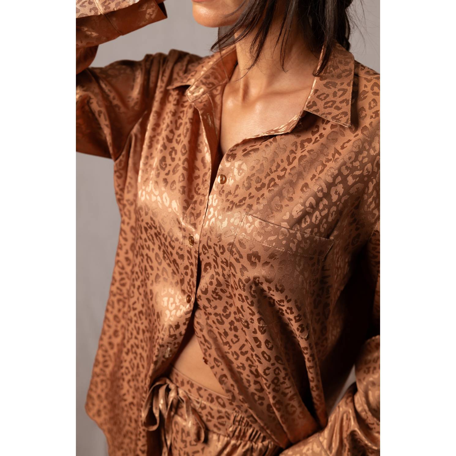 camisa satinado camel