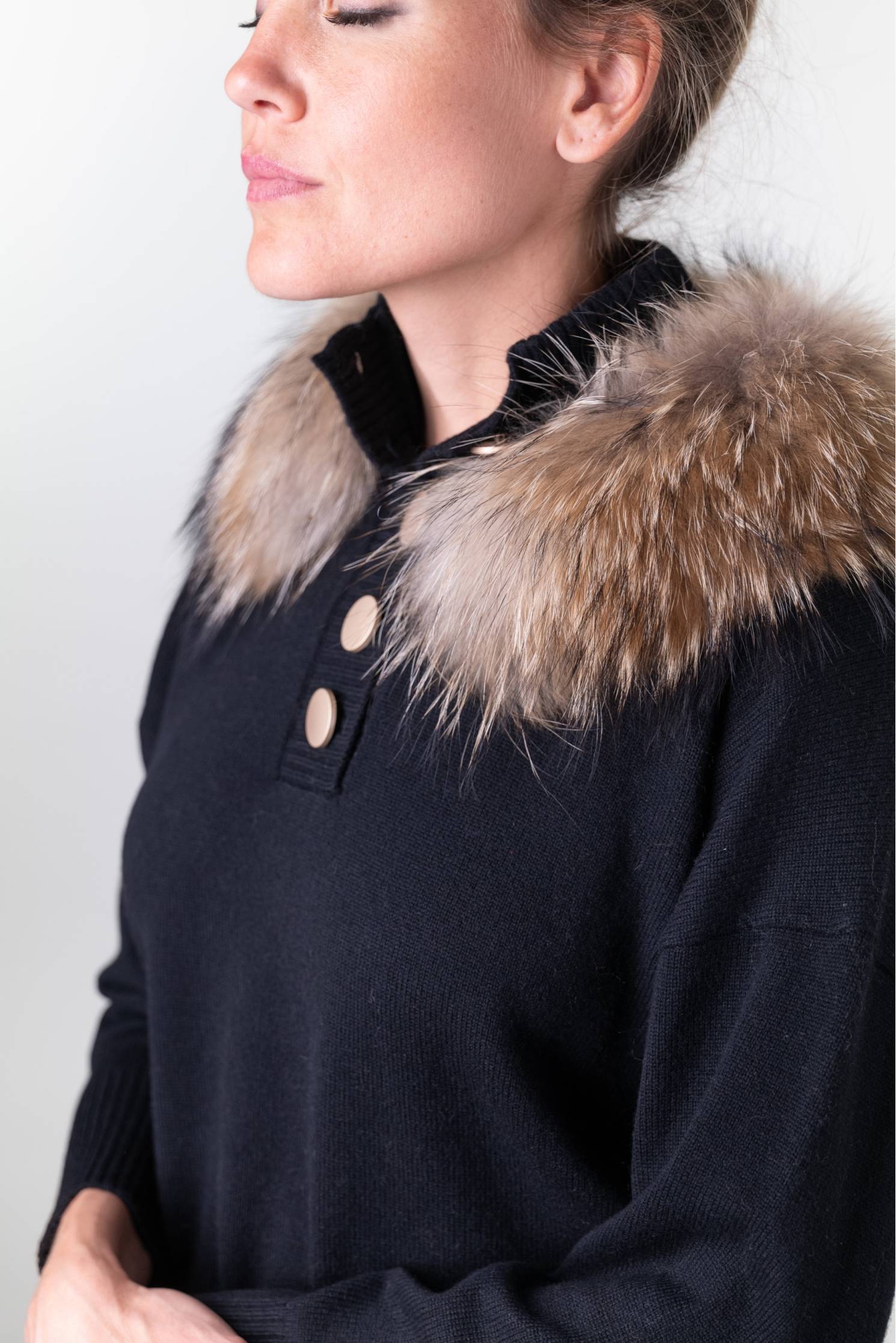 jersey cuello alto botones cashmere negro
